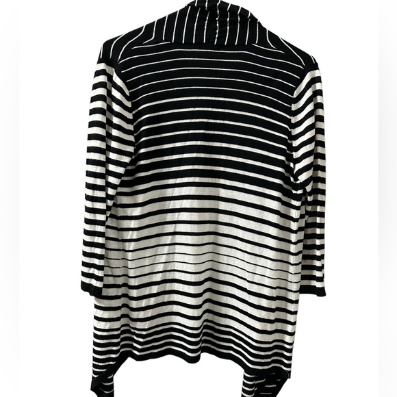 🛍️3/$15 Northern Reflections Knit Cardigan - Picture 2 of 3